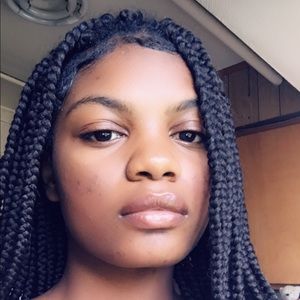 Meet your Posher, Maya